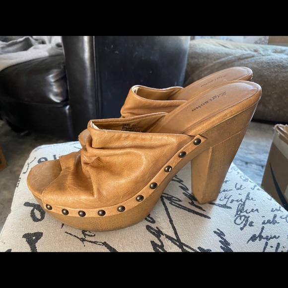 Women’s clog heels - Picture 1 of 3